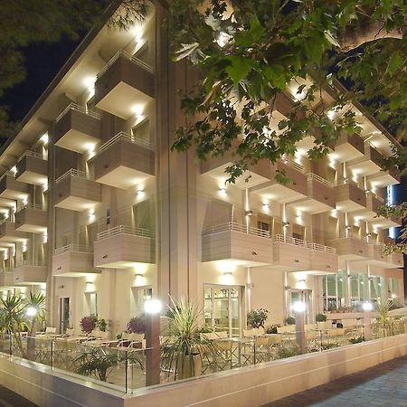 Hotel Muccioli ミザーノ・アドリアーティコ エクステリア 写真