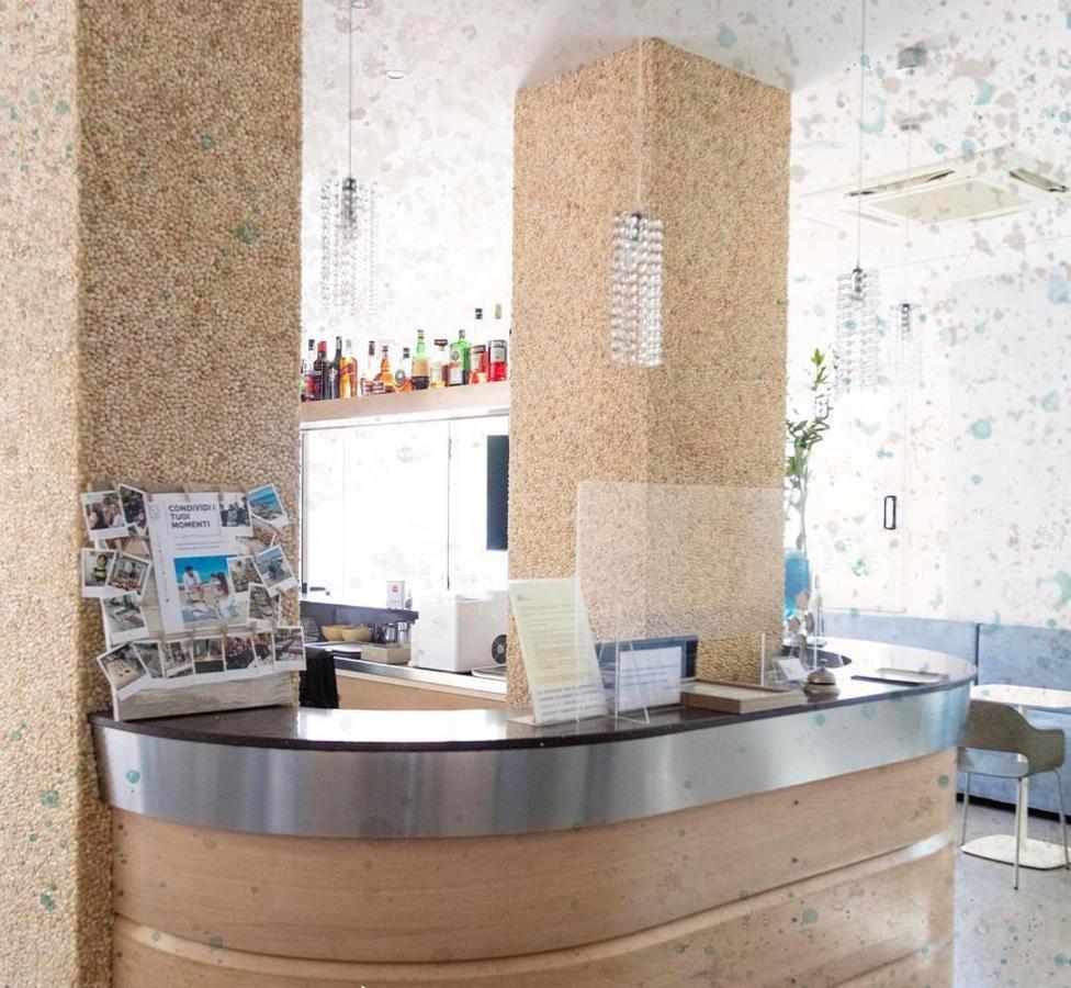 Hotel Muccioli ミザーノ・アドリアーティコ エクステリア 写真